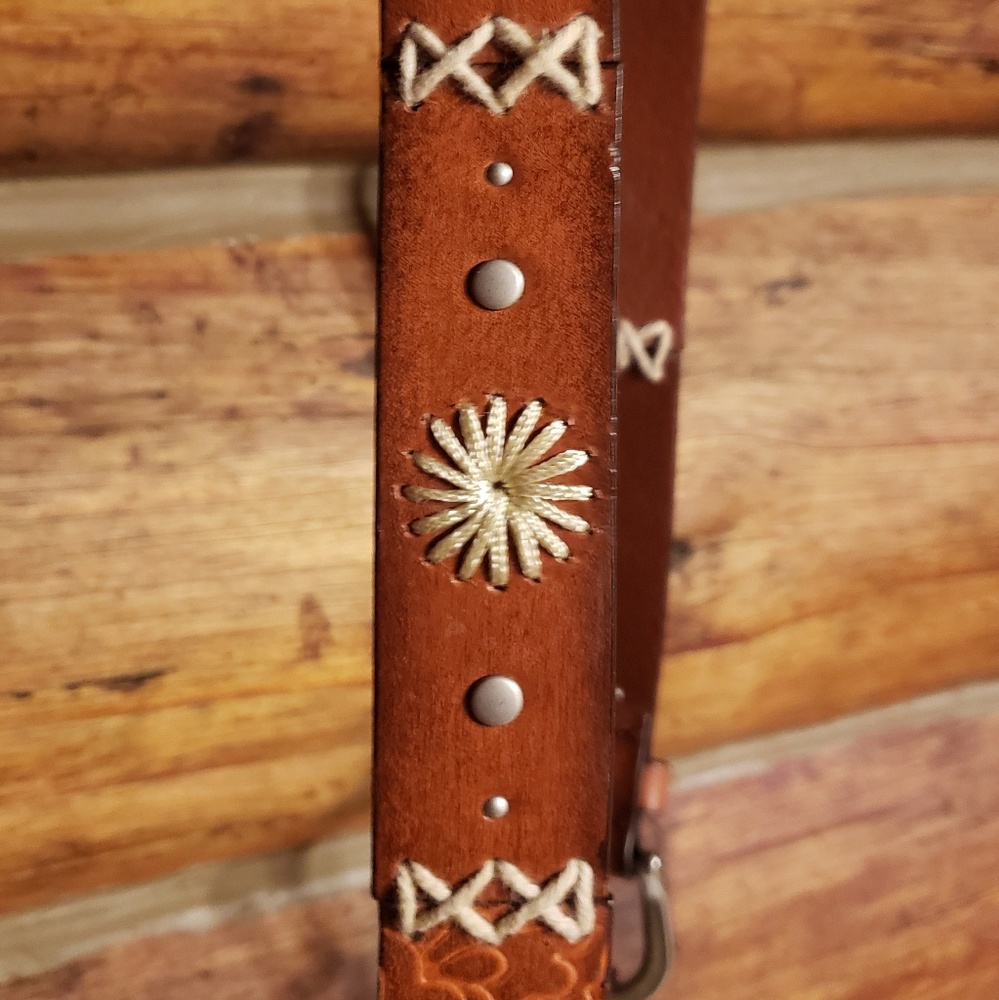 "Woolrich" NWT, fancy tooled belt - Picture 4 of 6